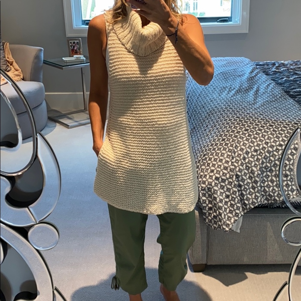 LONG BILLABONG SLEEVELESS KNIT TOP